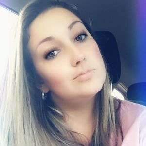 Meet your Posher, Tia